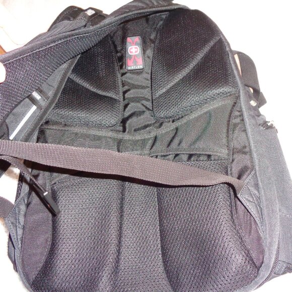 SwissGear 5358 ScanSmart Laptop Backpack, Fits 16 Inch Laptop, USB Charging Port - Picture 3 of 6